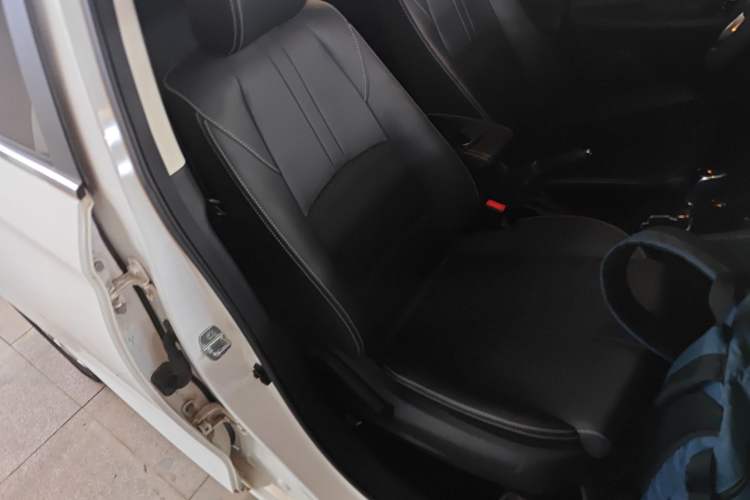 Used CHANGAN Alsvin 2018 1.5L DCT Luxury Model China V Standard Right Front Seat