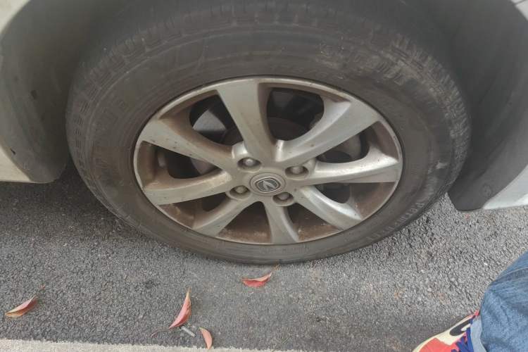 Used CHANGAN Alsvin 2018 1.4L Manual Comfort Model China V Standard Right Front Wheel Hub