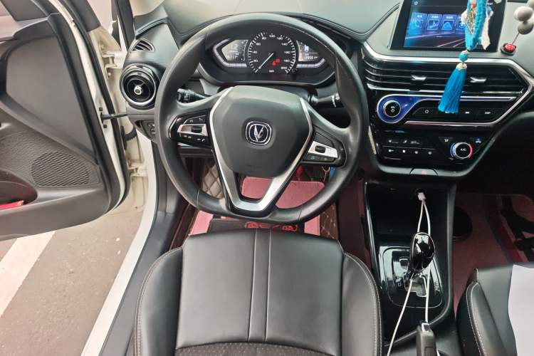 Used CHANGAN Alsvin 2018 1.5L DCT Luxury Model China V Standard Steering Wheel