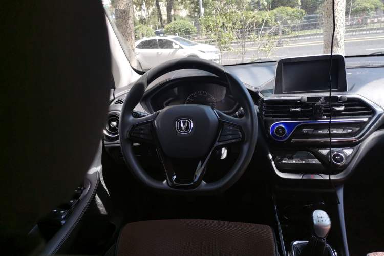 Used CHANGAN Alsvin 2018 1.4L Manual Comfort Model China V Standard Steering Wheel