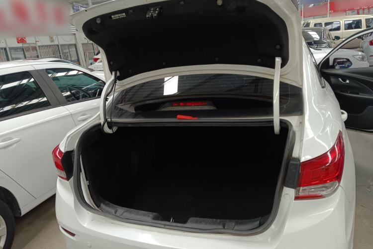 Used CHANGAN Alsvin 2018 1.4L Manual Luxury Model China V Standard Trunk