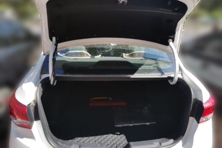 Used CHANGAN Alsvin 2018 1.4L Manual Comfort Model China V Standard Trunk