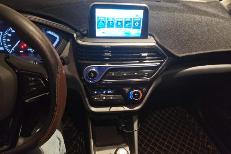 Used CHANGAN Alsvin 2019 1.4L Manual Comfort Edition China VI Standard Audio And AC Panel