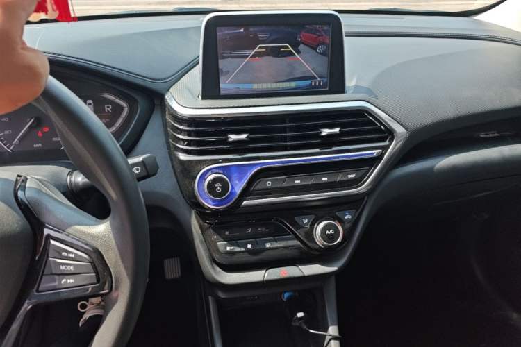 Used CHANGAN Alsvin 2019 1.5L DCT Comfort Model China VI Standard Audio And AC Panel
