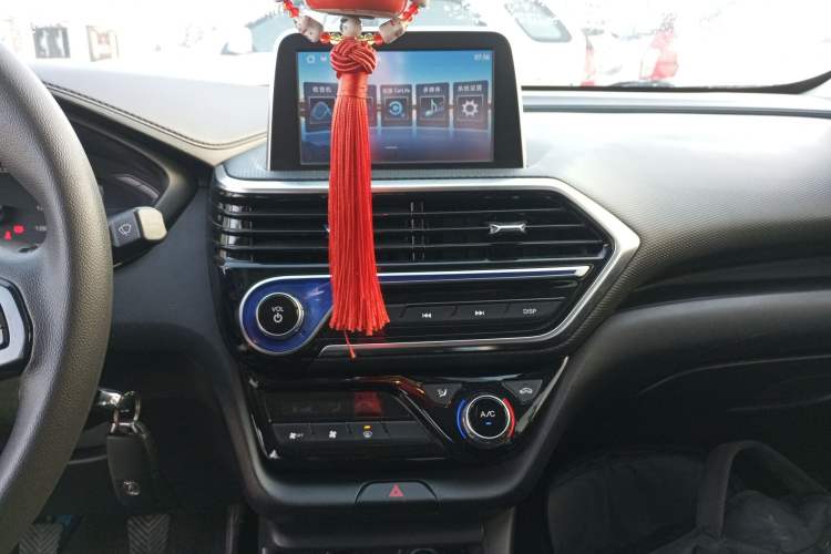 Used CHANGAN Alsvin 2019 1.4L Manual Comfort Edition China VI Standard Audio And AC Panel