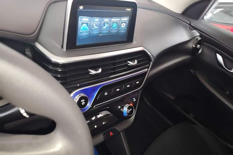 Used CHANGAN Alsvin 2019 1.4L Manual Comfort Edition China VI Standard Audio And AC Panel