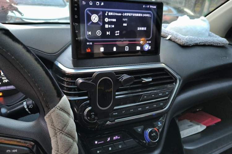 Used CHANGAN Alsvin 2019 1.5L DCT Luxury Version China VI Standard Audio And AC Panel
