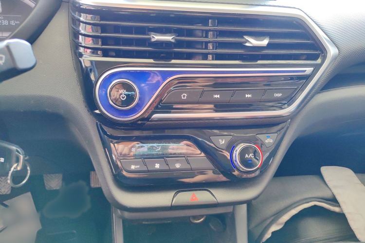 Used CHANGAN Alsvin 2019 1.4L Manual Comfort Edition China VI Standard Audio And AC Panel
