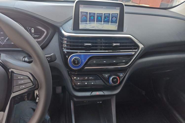 Used CHANGAN Alsvin 2019 1.4L Manual Comfort Edition China VI Standard Audio And AC Panel