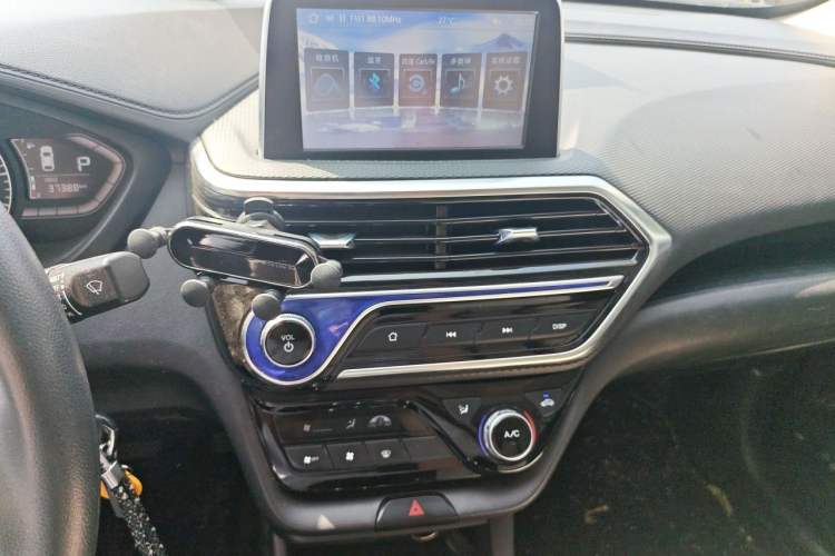Used CHANGAN Alsvin 2019 1.5L DCT Comfort Model China VI Standard Audio And AC Panel