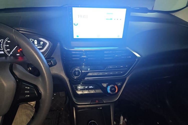Used CHANGAN Alsvin 2019 1.5L DCT Comfort Model China VI Standard Audio And AC Panel
