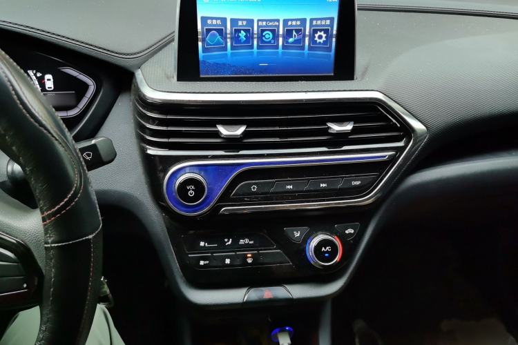 Used CHANGAN Alsvin 2019 1.4L Manual Comfort Edition China VI Standard Audio And AC Panel