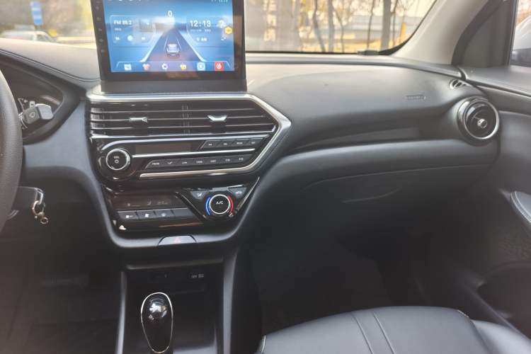 Used CHANGAN Alsvin 2019 1.5L DCT Comfort Model China VI Standard Audio And AC Panel
