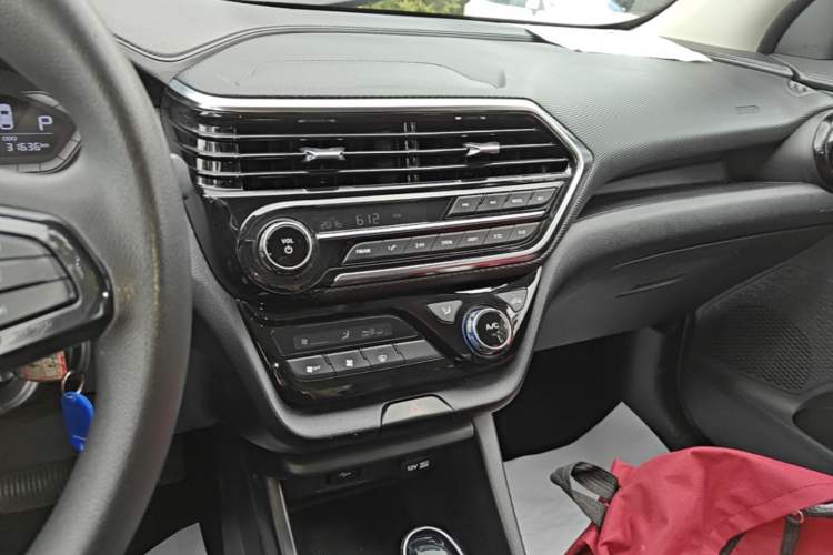 Used CHANGAN Alsvin 2019 1.5L DCT Comfort Model China VI Standard Audio And AC Panel