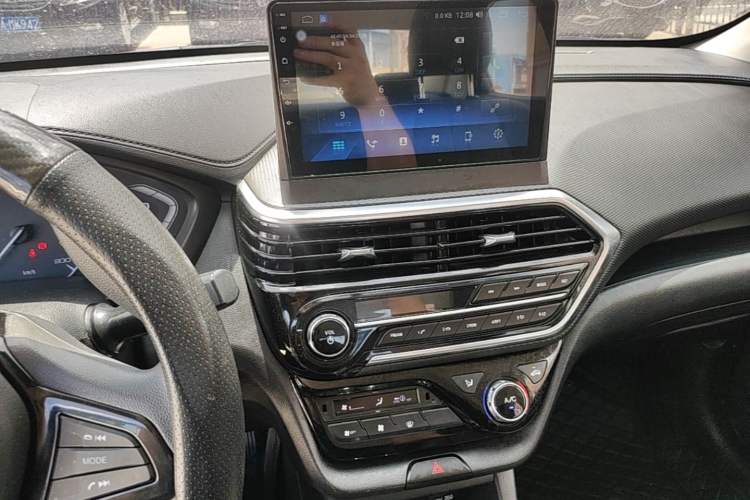 Used CHANGAN Alsvin 2019 1.5L DCT Luxury Version China VI Standard Audio And AC Panel