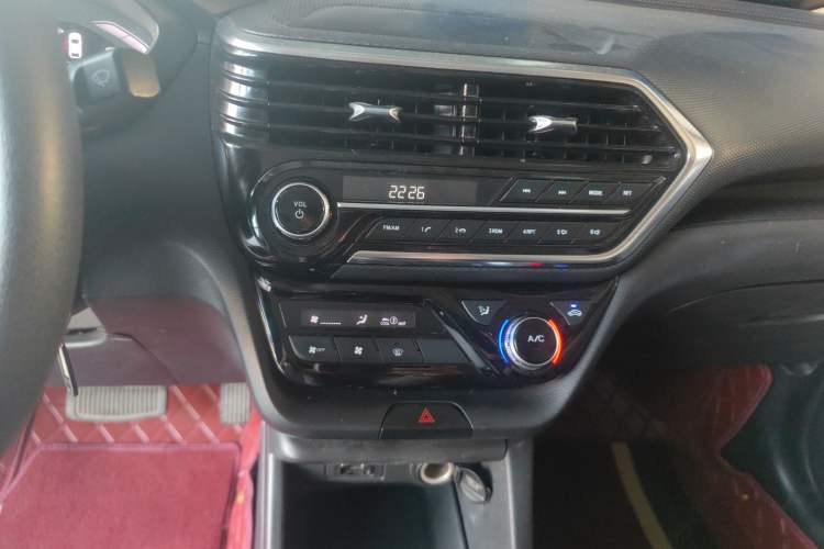 Used CHANGAN Alsvin 2019 1.5L DCT Comfort Model China VI Standard Audio And AC Panel