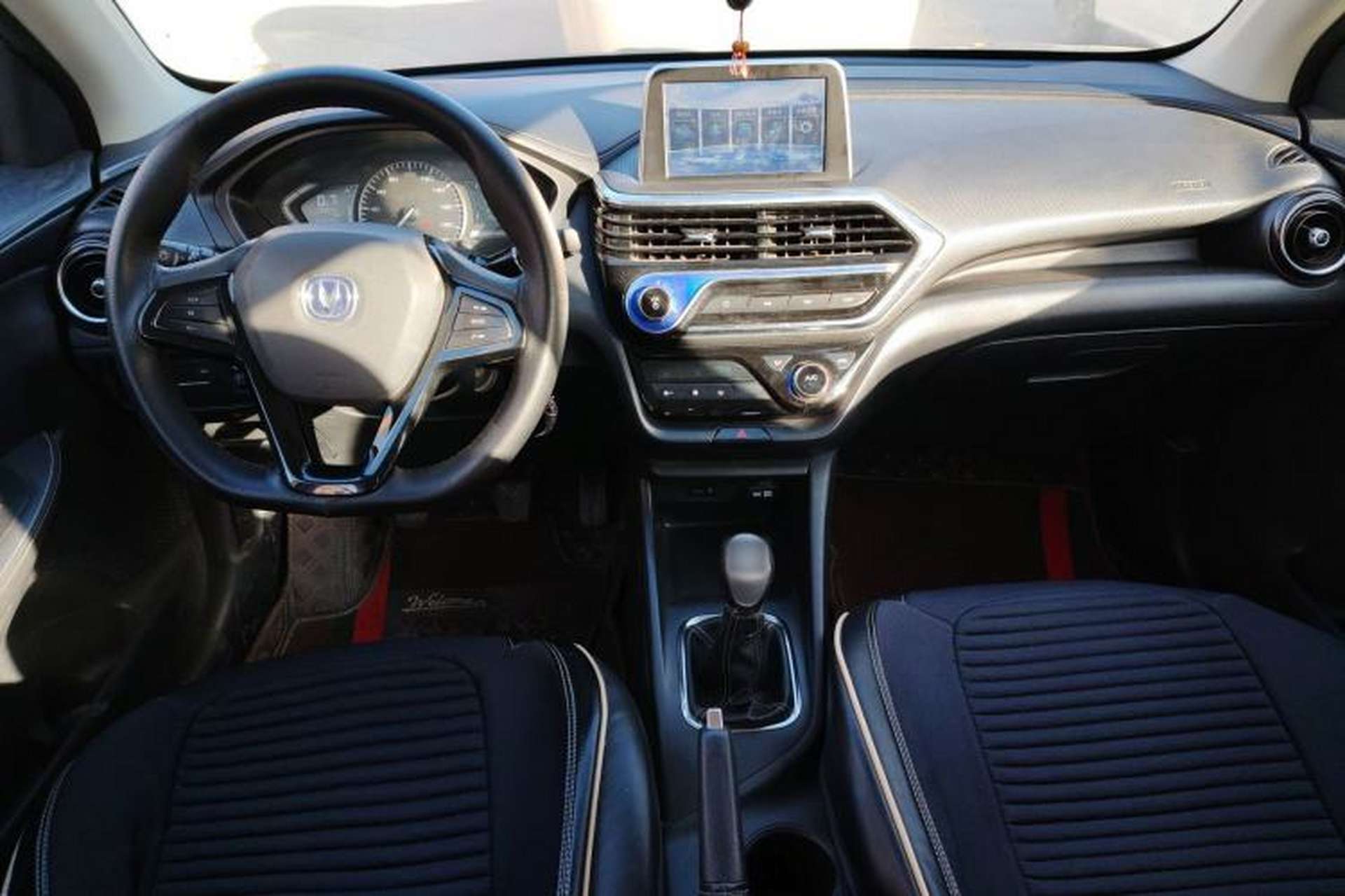 Used CHANGAN Alsvin 2019 1.4L Manual Comfort Edition China VI Standard Center Console