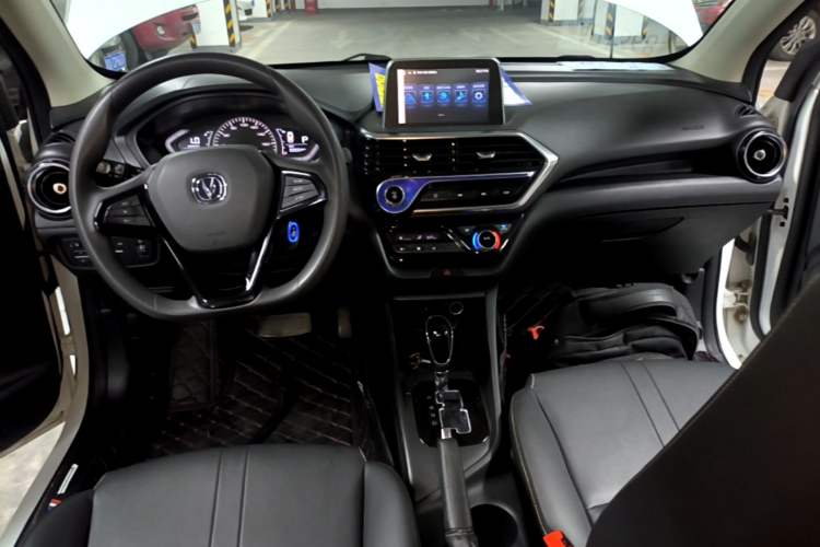 Used CHANGAN Alsvin 2019 1.5L DCT Comfort Model China VI Standard Center Console