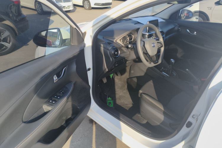 Used CHANGAN Alsvin 2019 1.4L Manual Comfort Edition China VI Standard Driver Seat