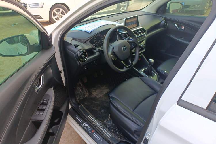 Used CHANGAN Alsvin 2019 1.4L Manual Comfort Edition China VI Standard Driver Seat