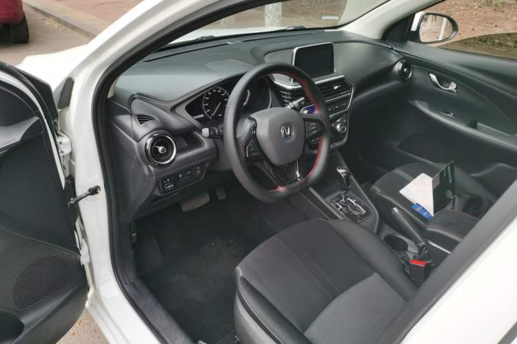 Used CHANGAN Alsvin 2019 1.5L DCT Comfort Model China VI Standard Driver Seat
