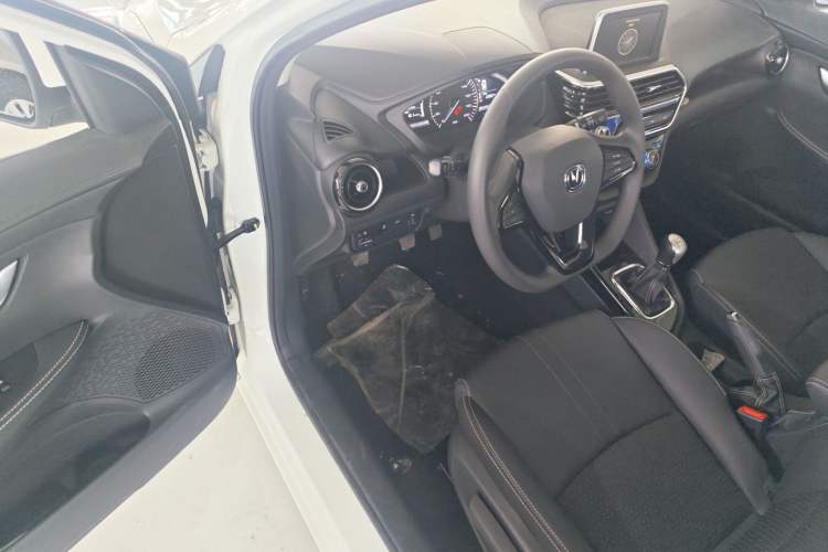 Used CHANGAN Alsvin 2019 1.4L Manual Luxury Version China VI Standard Driver Seat