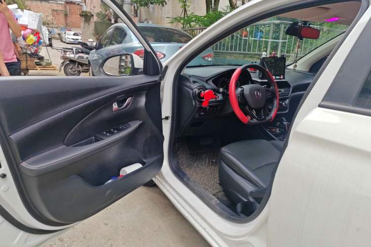 Used CHANGAN Alsvin 2019 1.5L DCT Luxury Version China VI Standard Driver Seat