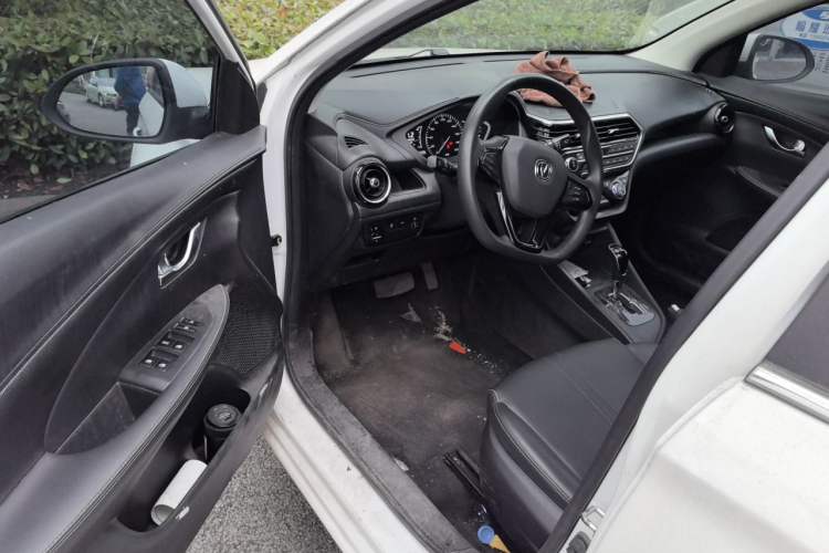 Used CHANGAN Alsvin 2019 1.5L DCT Luxury Version China VI Standard Driver Seat