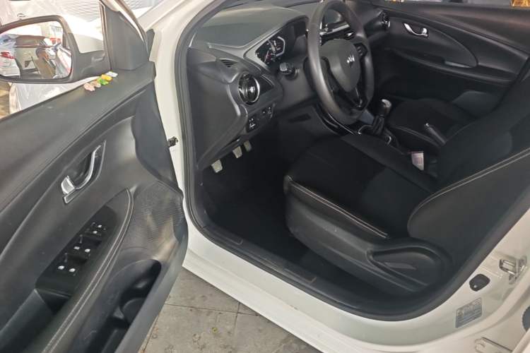 Used CHANGAN Alsvin 2019 1.4L Manual Comfort Edition China VI Standard Driver Seat