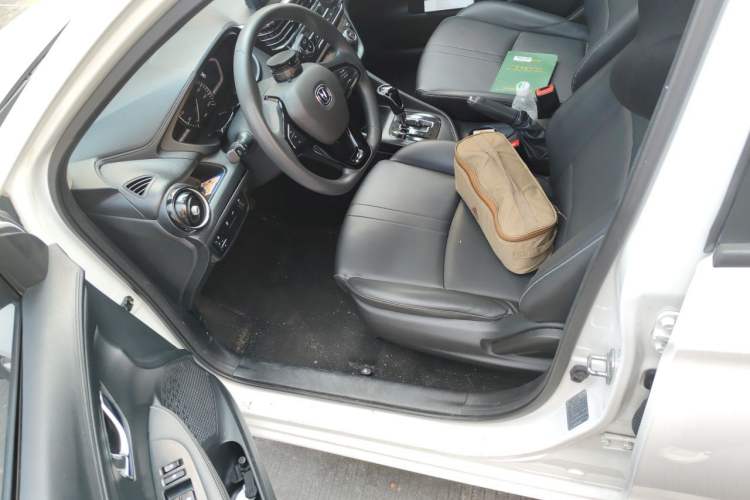 Used CHANGAN Alsvin 2019 1.5L DCT Comfort Model China VI Standard Driver Seat