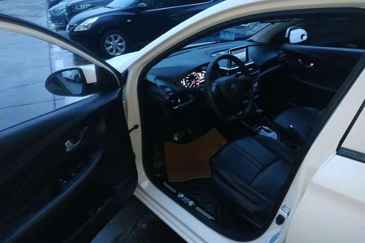 Used CHANGAN Alsvin 2019 1.5L DCT Comfort Model China VI Standard Driver Seat