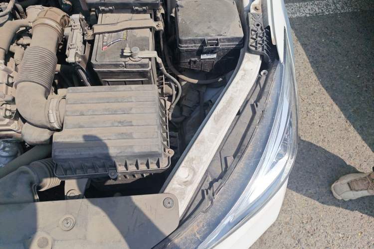 Used CHANGAN Alsvin 2019 1.5L DCT Comfort Model China VI Standard Engine Bay Left