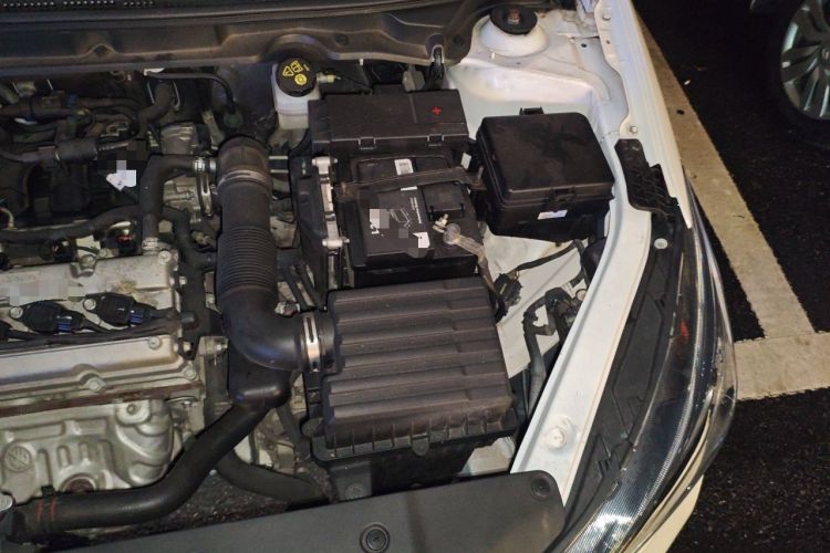 Used CHANGAN Alsvin 2019 1.5L DCT Comfort Model China VI Standard Engine Bay Left