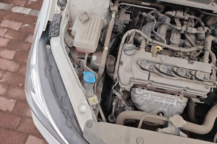 Used CHANGAN Alsvin 2019 1.4L Manual Comfort Edition China VI Standard Engine Bay Right