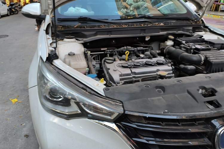 Used CHANGAN Alsvin 2019 1.5L DCT Luxury Version China VI Standard Engine Bay Right