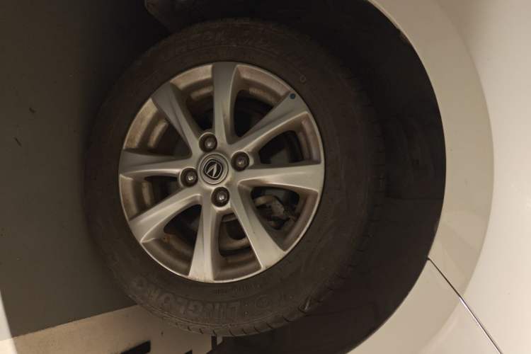 Used CHANGAN Alsvin 2019 1.4L Manual Comfort Edition China VI Standard Exterior 1