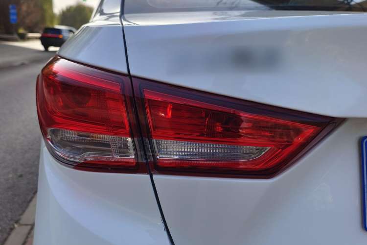 Used CHANGAN Alsvin 2019 1.5L DCT Comfort Model China VI Standard Exterior 13