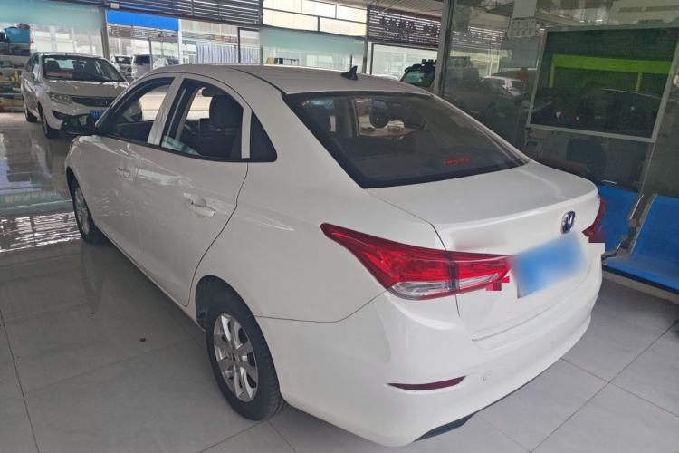 Used CHANGAN Alsvin 2019 1.4L Manual Luxury Version China VI Standard Exterior 2
