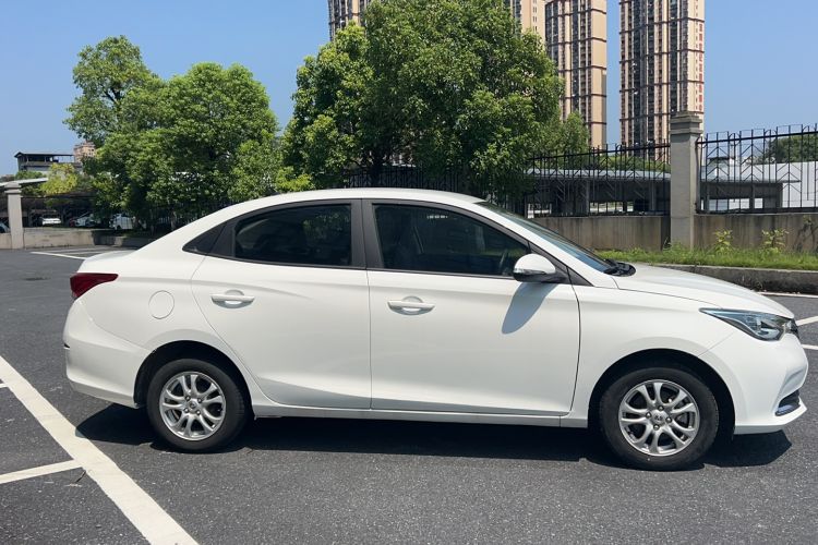 Used CHANGAN Alsvin 2019 1.5L DCT Comfort Model China VI Standard Exterior 2