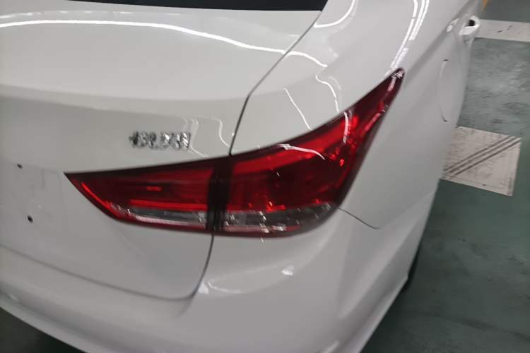Used CHANGAN Alsvin 2019 1.5L DCT Comfort Model China VI Standard Exterior 3