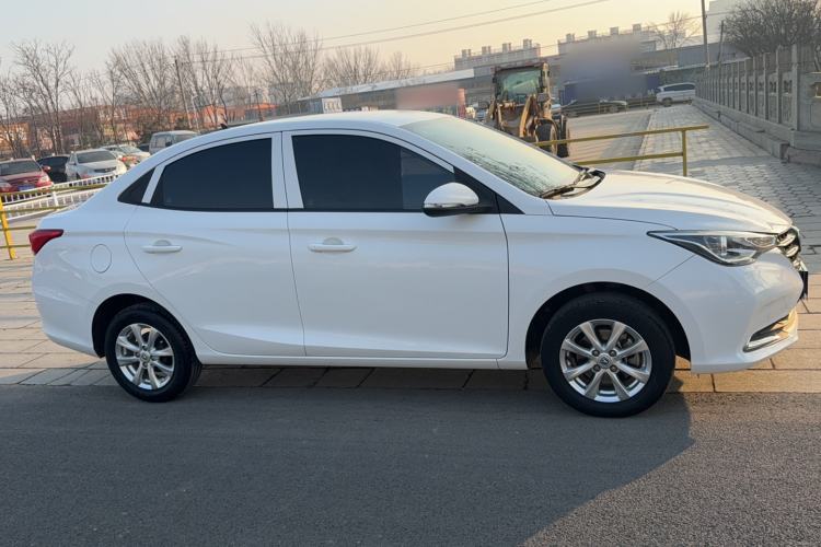Used CHANGAN Alsvin 2019 1.4L Manual Comfort Edition China VI Standard Exterior 3
