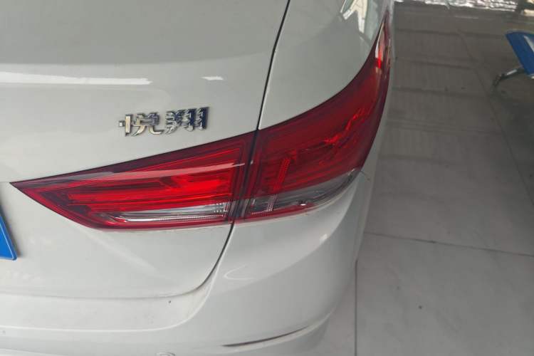 Used CHANGAN Alsvin 2019 1.4L Manual Luxury Version China VI Standard Exterior 3
