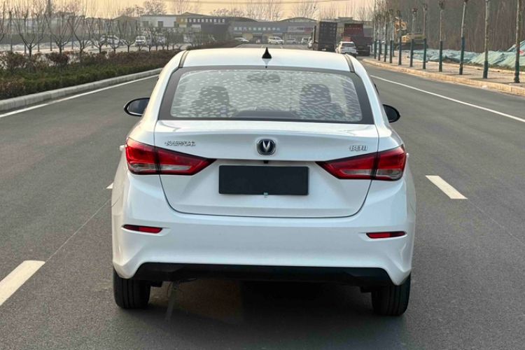 Used CHANGAN Alsvin 2019 1.4L Manual Comfort Edition China VI Standard Exterior 4