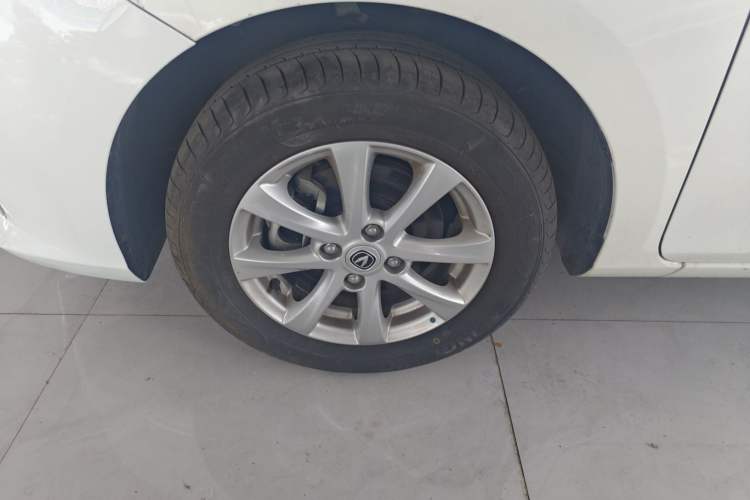 Used CHANGAN Alsvin 2019 1.4L Manual Luxury Version China VI Standard Exterior 4