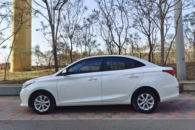 Used CHANGAN Alsvin 2019 1.5L DCT Comfort Model China VI Standard Exterior 4