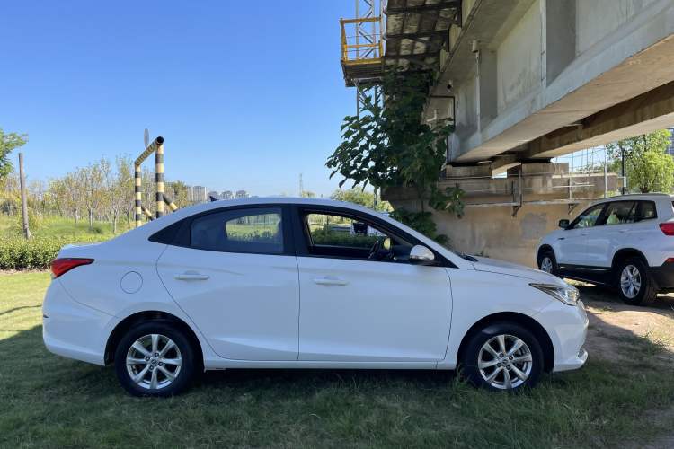Used CHANGAN Alsvin 2019 1.5L DCT LianDong Cloud Edition Exterior 4