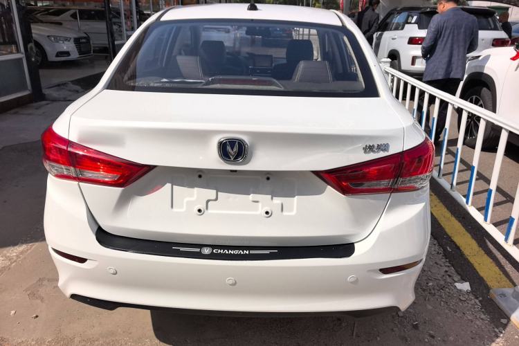 Used CHANGAN Alsvin 2019 1.4L Manual Luxury Version China VI Standard Exterior 4