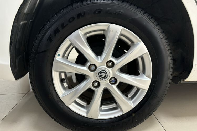 Used CHANGAN Alsvin 2019 1.4L Manual Comfort Edition China VI Standard Exterior 5
