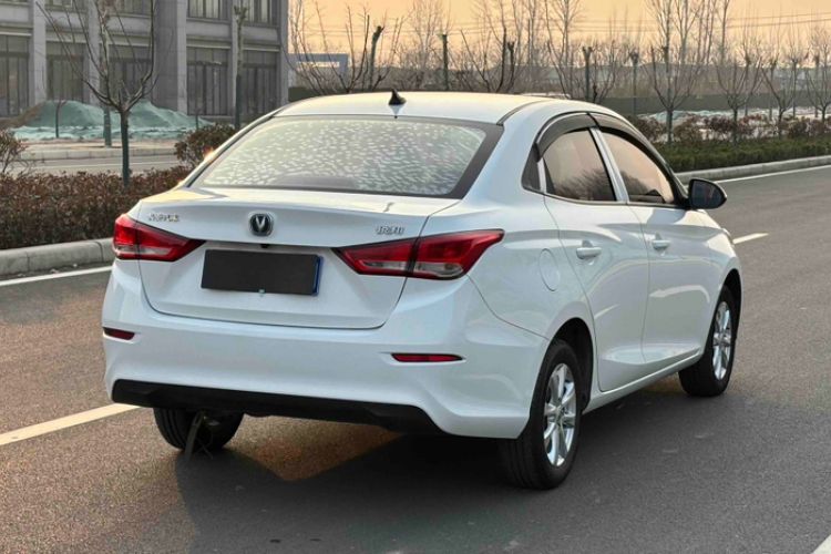 Used CHANGAN Alsvin 2019 1.4L Manual Comfort Edition China VI Standard Exterior 5