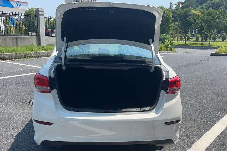 Used CHANGAN Alsvin 2019 1.5L DCT Comfort Model China VI Standard Exterior 6